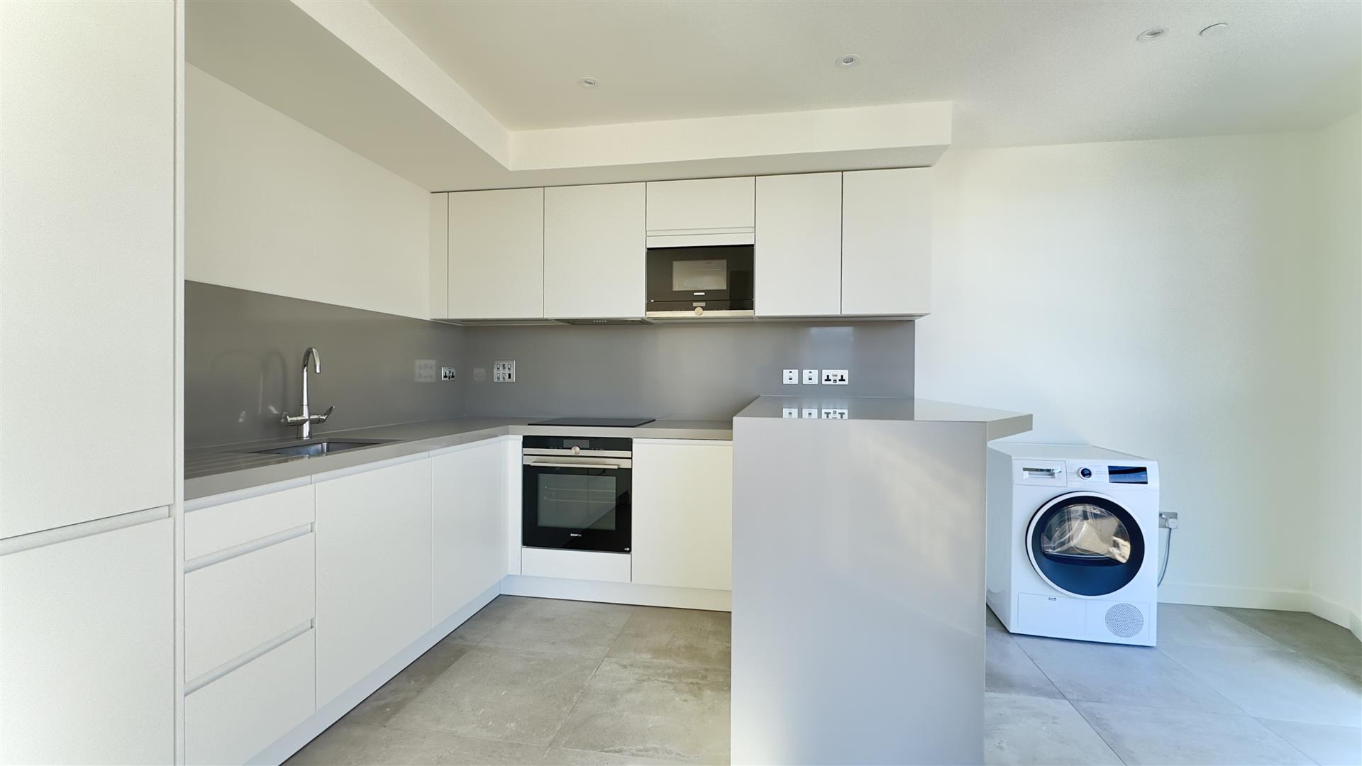 Image of Apartment - 1 Bedrooms - 1 Bathrooms for Sale in EuroCity-Gibraltar, Image 3